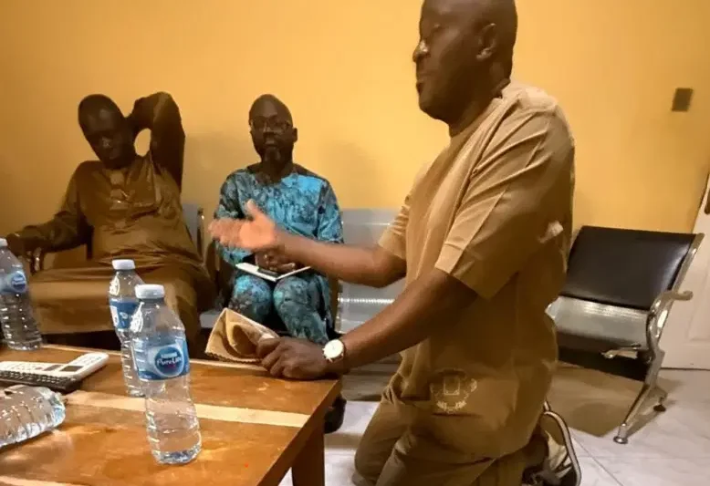 VIDEO: ‘I’m Deeply Sorry Sir’ — 52-Year-Old Desmond Elliot Prostrates, Kneels as He Apologizes to Gbajabiamila, Begs for Reconciliation